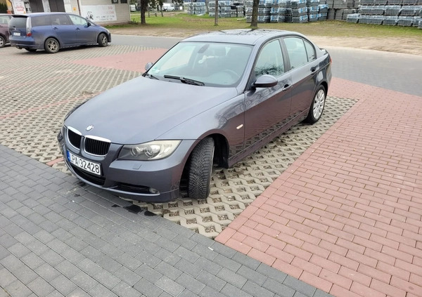 BMW Seria 3 cena 18500 przebieg: 266000, rok produkcji 2005 z Syców małe 37